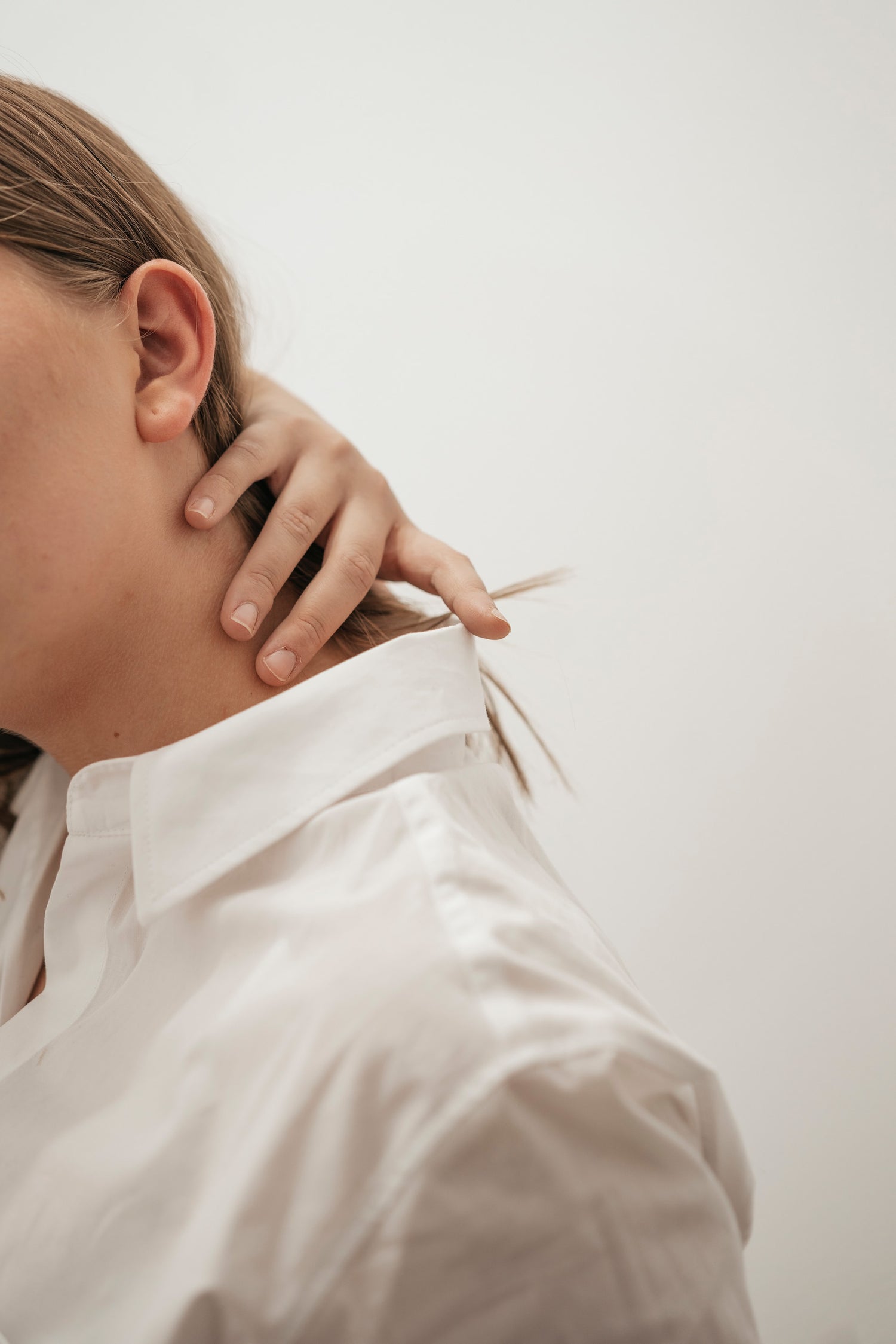 4 Simple Exercises to Relieve Neck Pain
